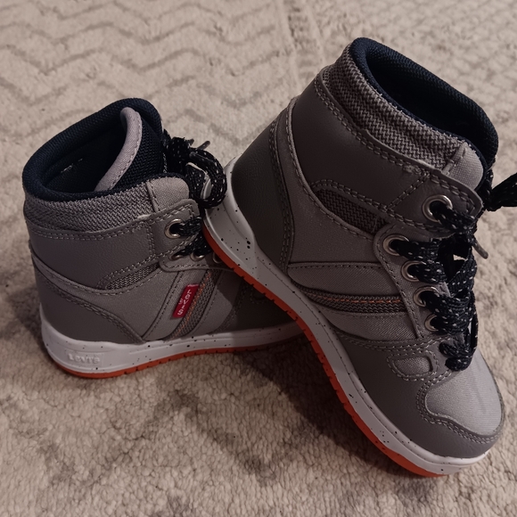 Levi's Kids Unisex Gray High-Top Size 8 Sneakers - Picture 1 of 7